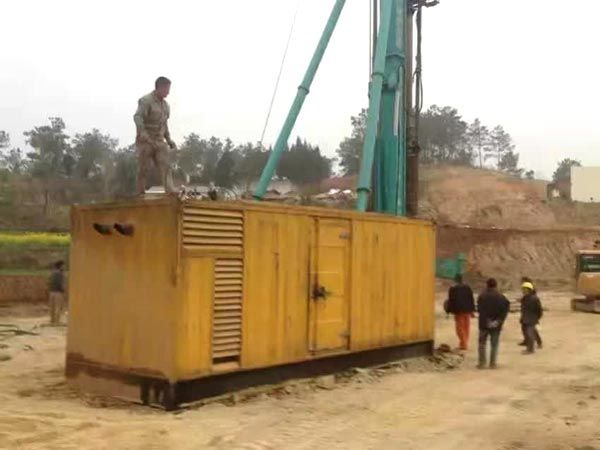 连山如何判断水冷式机油散热器密封件是否需要更换？